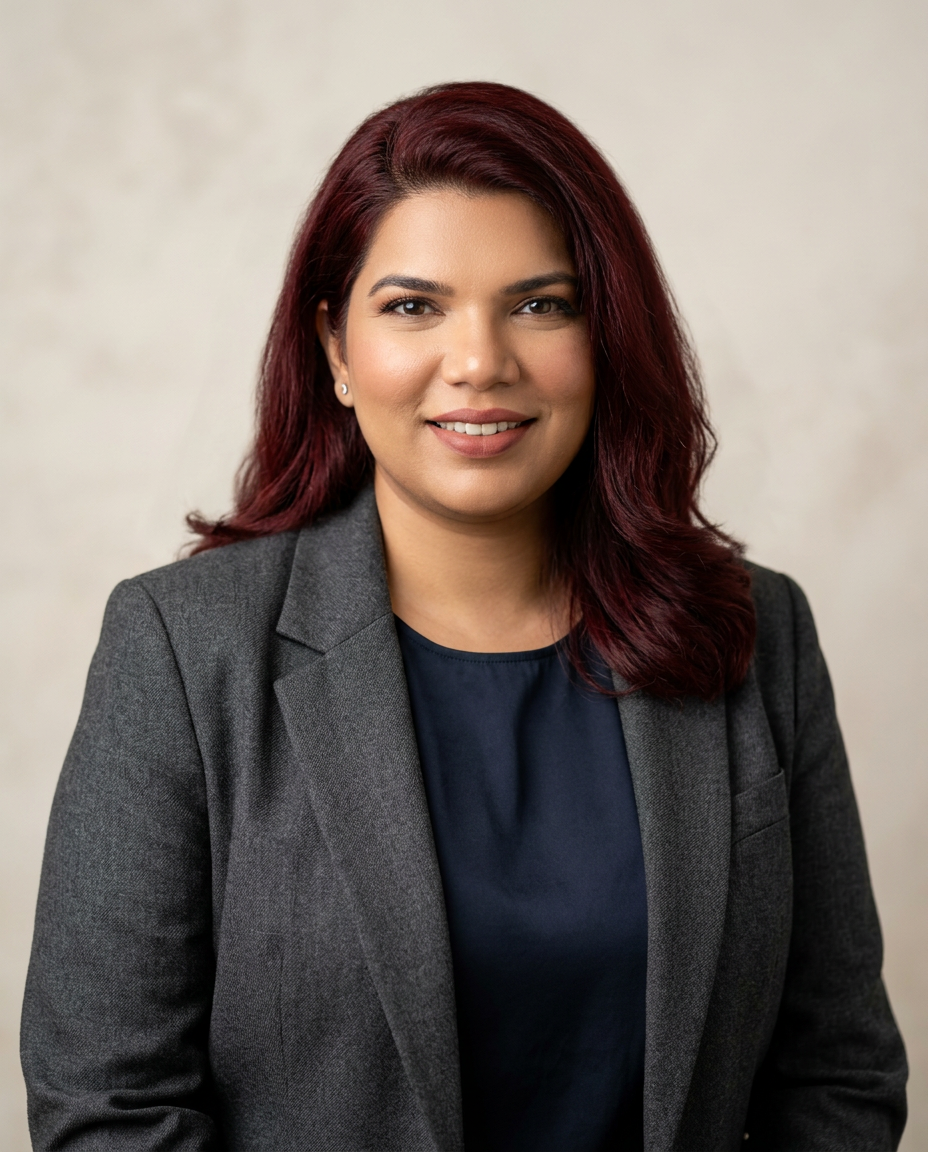 Rashmi Suthar, Founder & CEO of THEFINE.ART